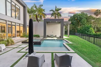 1009 NE 104th St, Miami Shores, FL 33138 - Photo 5