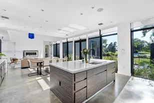 1009 NE 104th St, Miami Shores, FL 33138 - Photo 25