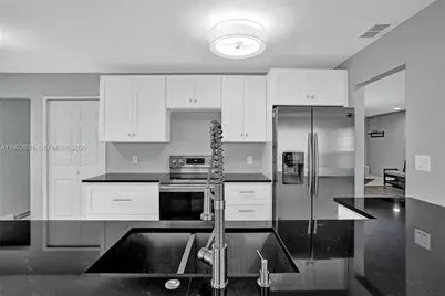 3424 NW 33rd St, Lauderdale Lakes, FL 33309 - Photo 11