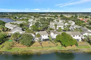 4852 Grapevine Wy, Davie, FL 33331 - Photo 3