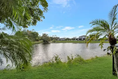 4852 Grapevine Way, Davie, FL 33331 - Photo 53