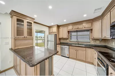 4852 Grapevine Way, Davie, FL 33331 - Photo 17