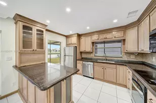 4852 Grapevine Wy, Davie, FL 33331 - Photo 17