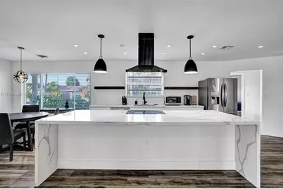 2106 NE 16th Ave, Wilton Manors, FL 33305 - Photo 1