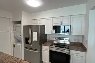 1155 Brickell Bay Dr, Miami, FL 33131 - Photo 3