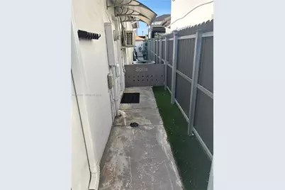 15535 SW 10th St #Efficiency, Miami, FL 33194 - Photo 9