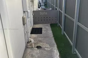 15535 SW 10th St, Miami, FL 33194 - Photo 9