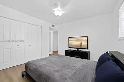 1601 Bay Rd #8, Miami Beach, FL 33139 - Photo 23