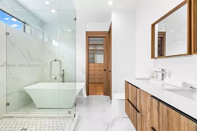 66 NW 50th St, Miami, FL 33127 - Photo 37