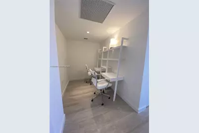 55 SW 9th St #3001, Miami, FL 33130 - Photo 17