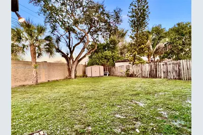 1701 SW 83rd Ter, Miramar, FL 33025 - Photo 15