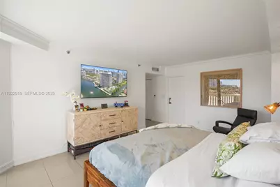 1000 W Island Blvd #504, Aventura, FL 33160 - Photo 11