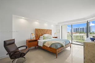 1000 W Island Blvd, Aventura, FL 33160 - Photo 9