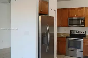 10131 NW 10th St, Miami, FL 33172 - Photo 7