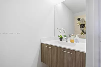 6420 NW 102nd Path #110, Doral, FL 33178 - Photo 21