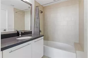90 SW 3rd St, Miami, FL 33130 - Photo 11