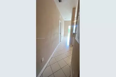 2551 SE 16th Ter #104, Homestead, FL 33035 - Photo 9