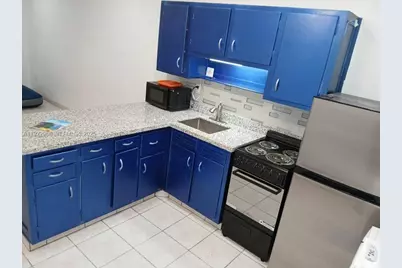 7300 Byron Ave #8, Miami Beach, FL 33141 - Photo 7