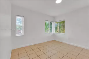 505 SW 11th St, Miami, FL 33129 - Photo 15