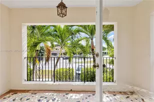 505 SW 11th St, Miami, FL 33129 - Photo 11