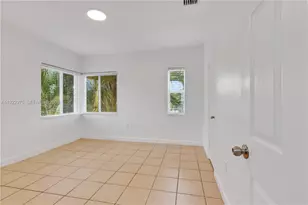 505 SW 11th St, Miami, FL 33129 - Photo 23