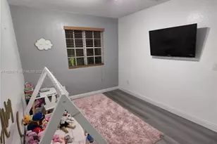 111 NW 2nd Ave, Hallandale Beach, FL 33009 - Photo 11