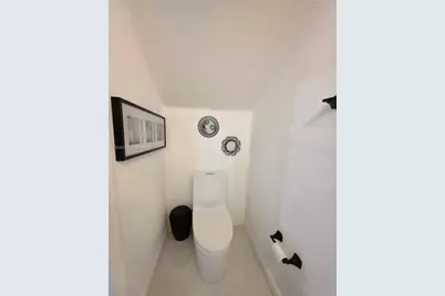 111 NW 2nd Ave #2, Hallandale Beach, FL 33009 - Photo 19