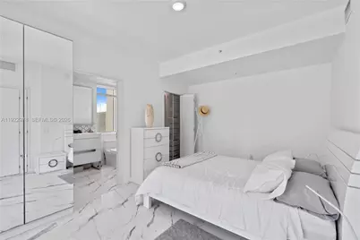 300 S Biscayne Blvd #T-1411, Miami, FL 33131 - Photo 13