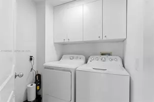 21205 Yacht Club Dr, Aventura, FL 33180 - Photo 27