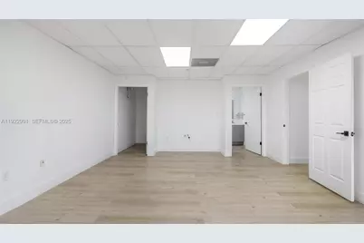 8500 NW 30th Ter, Doral, FL 33122 - Photo 9