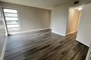 11905 NE 2nd Ave, North Miami, FL 33161 - Photo 5