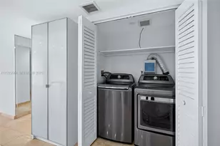 520 Brickell Key Dr, Miami, FL 33131 - Photo 13