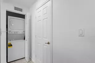 11603 NW 89th St, Doral, FL 33178 - Photo 13