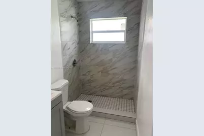 171 NW 70th St, Miami, FL 33150 - Photo 17