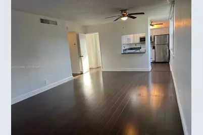 9441 Evergreen Pl #301, Davie, FL 33324 - Photo 3