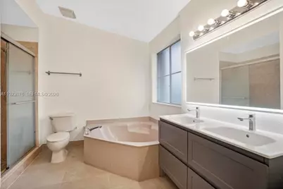 11462 NW 48th Ter, Doral, FL 33178 - Photo 19