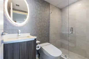 488 NE 18th St, Miami, FL 33132 - Photo 23