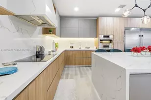 8780 NW 98th Ct, Doral, FL 33178 - Photo 17