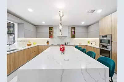 8780 NW 98th Ct, Doral, FL 33178 - Photo 15