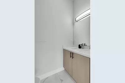 2260 E 9th Ave, Hialeah, FL 33013 - Photo 13