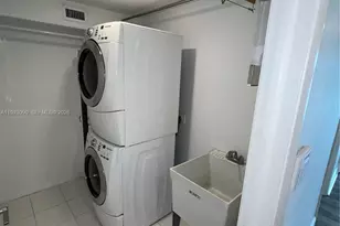 1127 Laguna Springs Dr, Weston, FL 33326 - Photo 39