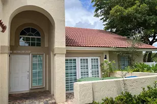 1127 Laguna Springs Dr, Weston, FL 33326 - Photo 5