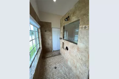 1127 Laguna Springs Dr, Weston, FL 33326 - Photo 23