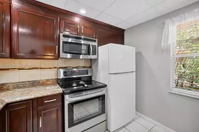 2841 Somerset Dr #106, Lauderdale Lakes, FL 33311 - Photo 5