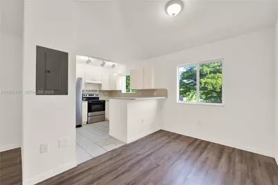 3385 NE 10th St #201, Homestead, FL 33033 - Photo 3