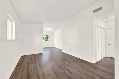 3385 NE 10th St #201, Homestead, FL 33033 - Photo 7