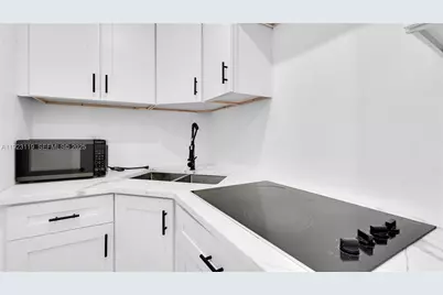 32 SW 9th St #2, Hallandale Beach, FL 33009 - Photo 9