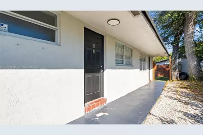 32 SW 9th St #2, Hallandale Beach, FL 33009 - Photo 15