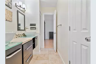 515 NE 38th St #10, Miami, FL 33137 - Photo 43