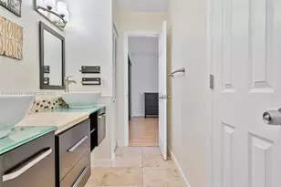 515 NE 38th St, Miami, FL 33137 - Photo 43